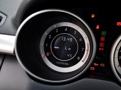 奔腾X80 2013款 2.3L 自动 豪华型