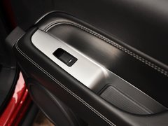 指南者(进口) 2014款 2.4L 自动 四驱豪华版 5座