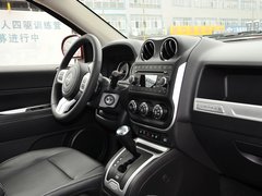 指南者(进口) 2014款 2.4L 自动 四驱豪华版 5座