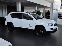 指南者(进口) 2014款 2.4L 自动 四驱蛇行珍藏版 5座