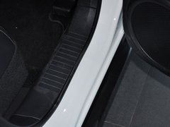 指南者(进口) 2014款 2.4L 自动 四驱蛇行珍藏版 5座