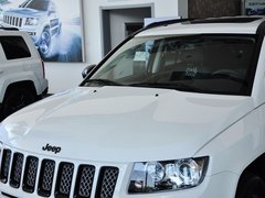 指南者(进口) 2014款 2.4L 自动 四驱蛇行珍藏版 5座