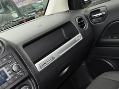 指南者(进口) 2014款 2.0L 自动 两驱运动版 5座