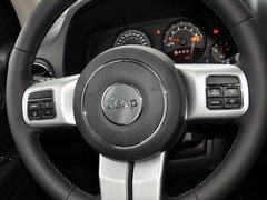 指南者(进口) 2014款 2.0L 自动 两驱运动版 5座