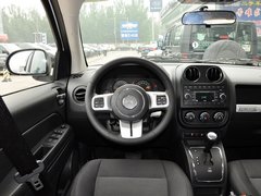 指南者(进口) 2014款 2.0L 自动 两驱运动版 5座
