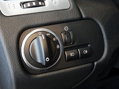 揽胜运动 2013款 5.0 V8 NA 黑标限量版 5座