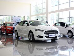长安福特  2.0T AT 车辆右侧45度角
