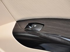 狮跑 2013款 2.0 DLX 自动两驱 5座