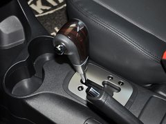 狮跑 2013款 2.0 DLX 自动两驱 5座