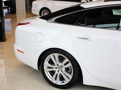 捷豹XJ 2013款 3.0SC 自动 剑桥限量版