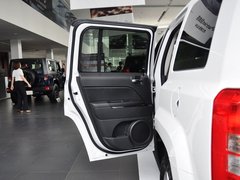 自由客 2014款 2.4L 自动 豪华导航版 5座