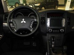 帕杰罗 2014款 3.0L 自动 豪华版 7座