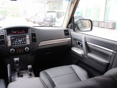 帕杰罗 2014款 3.0L 自动 豪华版 7座