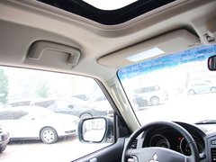 帕杰罗 2014款 3.0L 自动 豪华版 7座