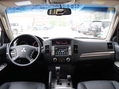 帕杰罗 2014款 3.0L 自动 豪华版 7座