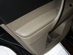 汉兰达 2013款 2.7L 自动 两驱紫金版 7座