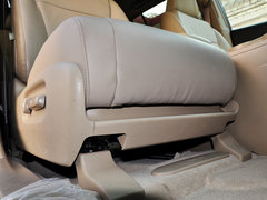 汉兰达 2013款 2.7L 自动 两驱紫金版 7座