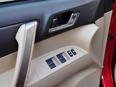 汉兰达 2013款 2.7L 自动 两驱紫金版 7座