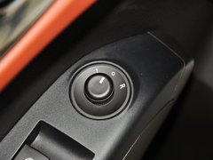 爱唯欧 2013款 三厢 1.6L 自动 风尚影音版