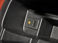 爱唯欧 2013款 三厢 1.6L 自动 风尚影音版