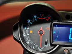 爱唯欧 2013款 三厢 1.6L 自动 风尚影音版