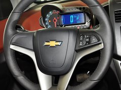 爱唯欧 2013款 三厢 1.6L 自动 风尚影音版