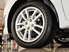 爱唯欧 2013款 三厢 1.6L 自动 风尚影音版