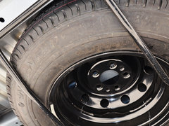 新途V80 2014款 傲运通 2.5L 手动 短轴中顶