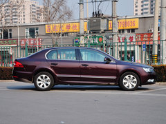 斯柯达 1.4T DSG 车辆正右侧