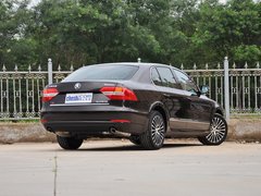 斯柯达  2.0T DSG 车辆右侧尾部视角