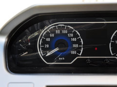 新途V80 2014款 2.5T 手动 商杰版长轴中顶