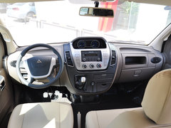 新途V80 2014款 2.5T 手动 商杰版长轴中顶