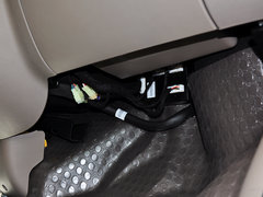 新途V80 2014款 2.5T 手动 商杰版长轴中顶