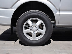 新途V80 2014款 2.5T 手动 商杰版长轴中顶