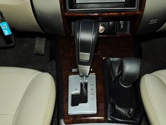 广汽三菱  3.0L 自动 挂档把手特写