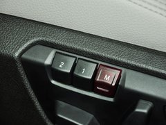 宝马3系 2013款 316i 1.6T 运动设计套装版