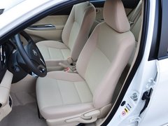 广汽丰田  1.5G 自动 驾驶席座椅前45度视图