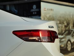 讴歌ILX 2013款 2.0L 自动 精锐版