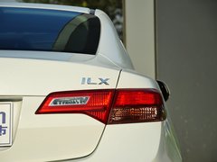 讴歌ILX 2013款 2.0L 自动 精锐版