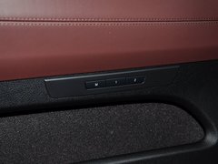 宝马5系GT 2014款 528i 2.0T AT 设计套装型