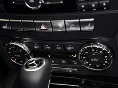 北京奔驰 C260 1.8T AT 中控台下方特写