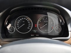 华晨宝马  530Li 方向盘后方仪表盘