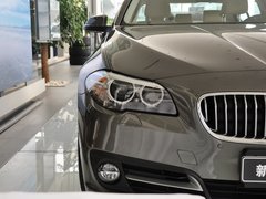 华晨宝马  520Li 车辆右前大灯正视图