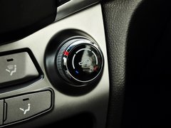 柯蘭多 2014款 2.0L 手動 兩驅 舒適導航版 5座