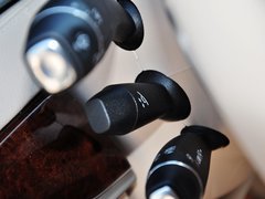 奔驰(进口)  S400L 车辆点火开关特写