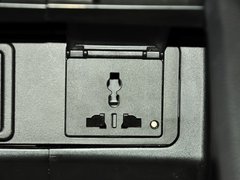 哈弗H6 2013款 升级版 2.4L 自动 两驱 尊贵型 5座
