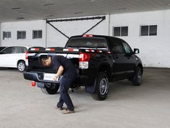 坦途 2014款 5.7L SR5 TRD版
