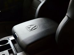 RAM Trucks霸王龙 2014款 Ram1500 5.7L R/T 改装两门版