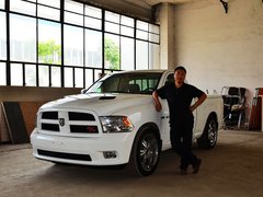 RAM Trucks霸王龙 2014款 Ram1500 5.7L R/T 改装两门版