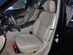 奔驰(进口)  ML320 驾驶席座椅前45度视图
